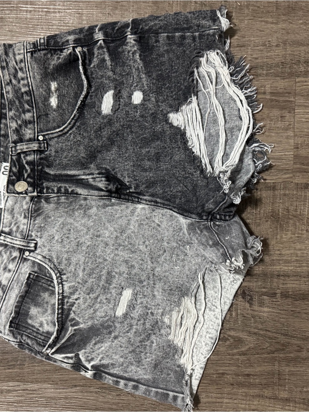 High-Waist Acid Wash Distressed Denim Shorts - Black/Gray